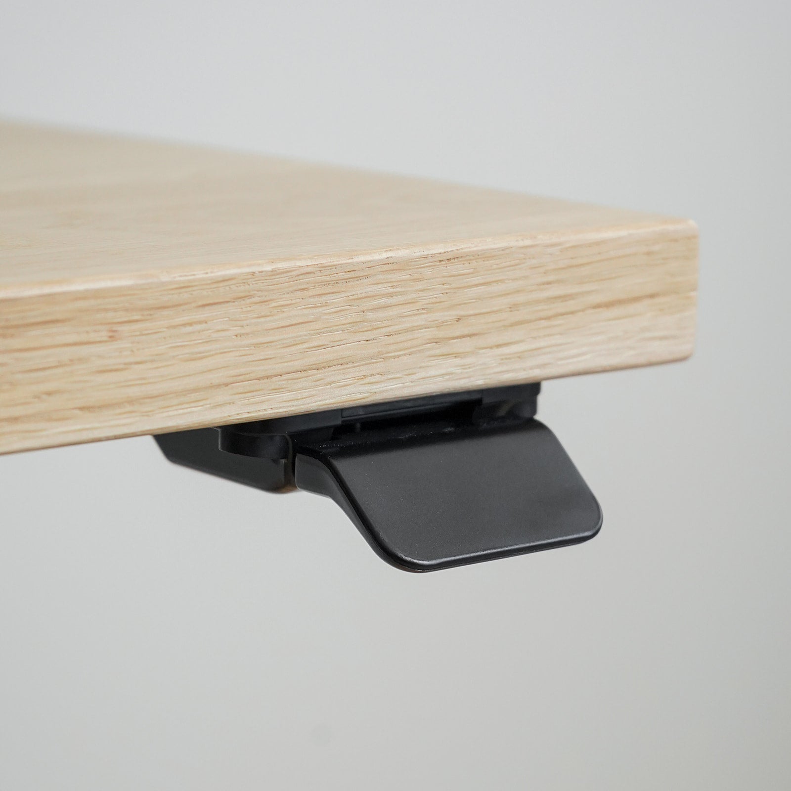 Bureau assis-debout en bois massif