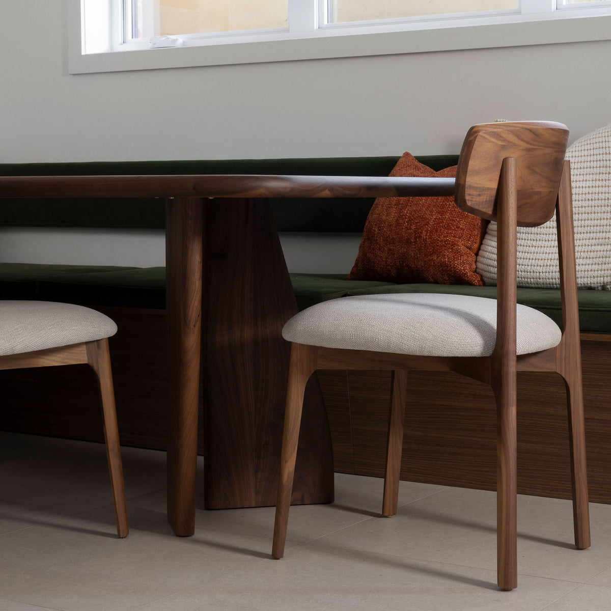 Table Jasper en noyer 