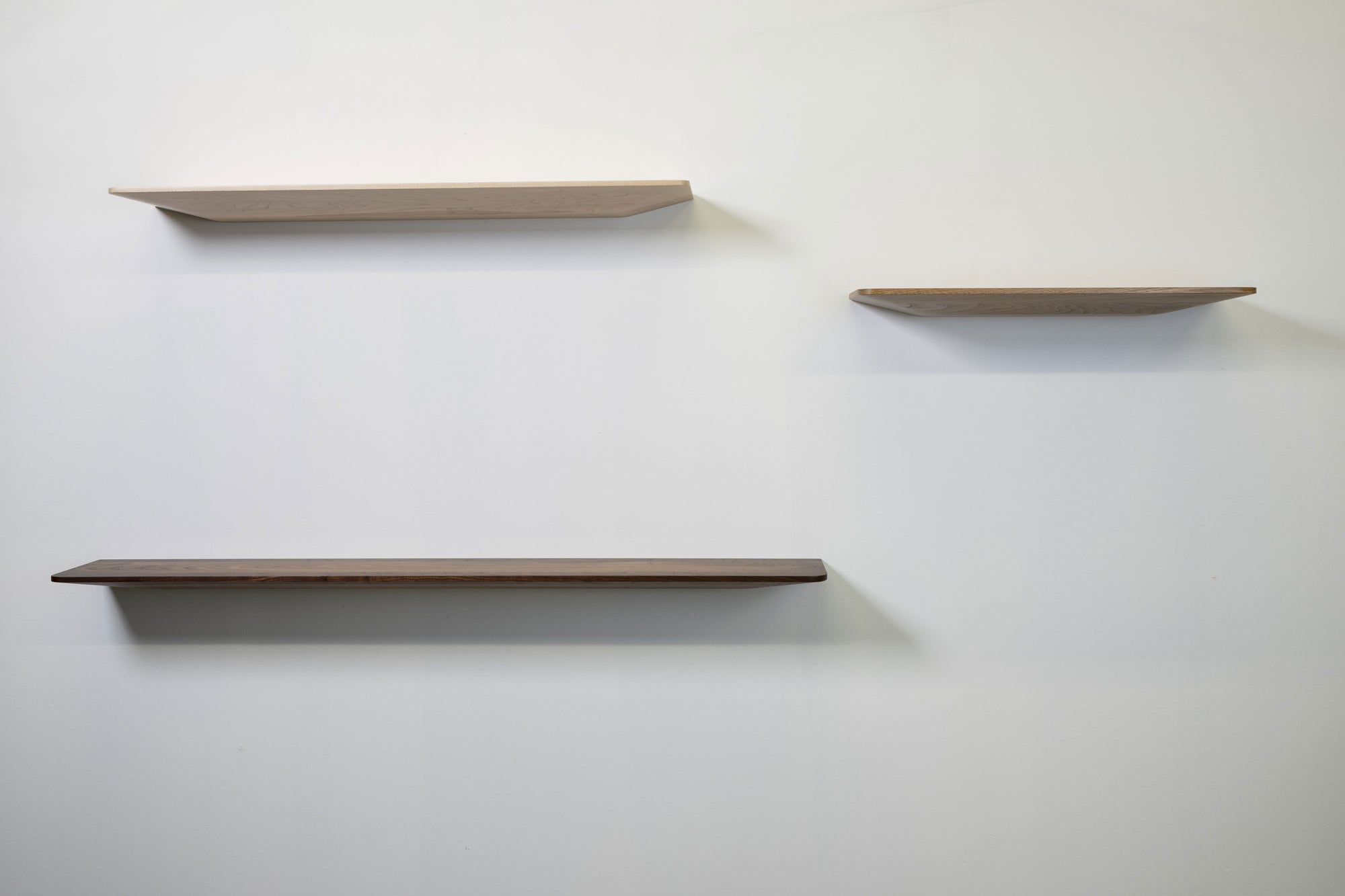 Tablette murale en bois massif | La Fabrique Allwood